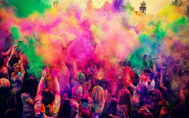 Lễ hội sắc màu Holi tràn ngập màu sắc với niềm tin ý nghĩa đặc biệt