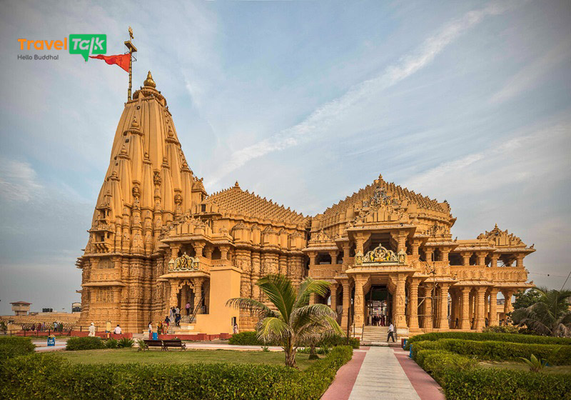 Đền Somnath sở hữu một kiến trúc bằng đá trắng tuyệt đẹp