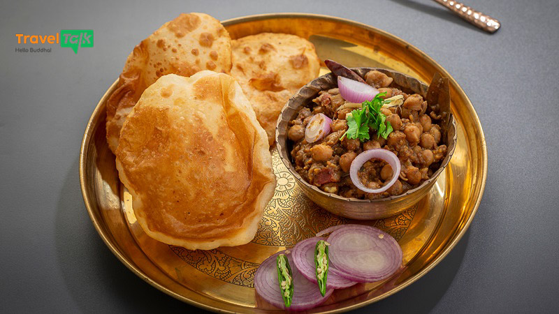 Chole Bhature - Món ăn đường phố ở Ấn Độ phổ biến vào buổi sáng