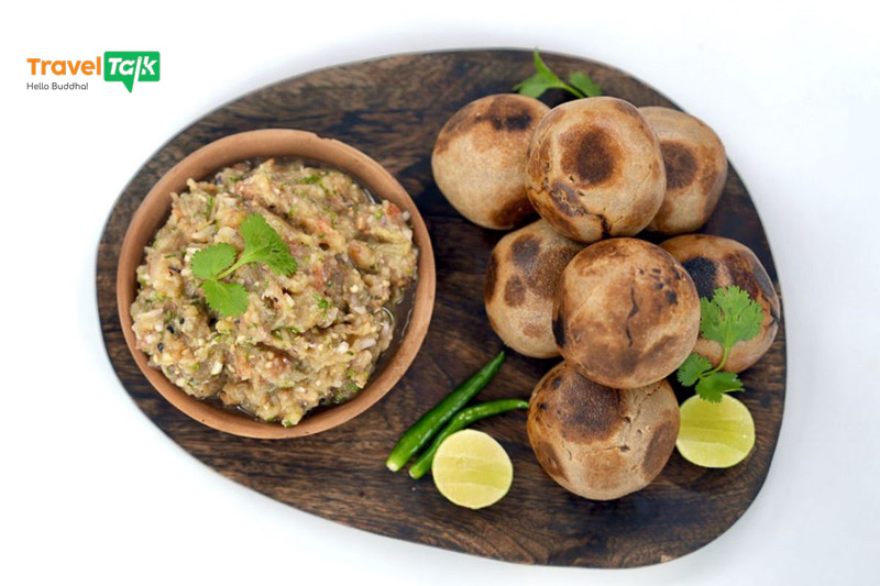 Litti Chokha là món ăn đường phố thuộc ẩm thực đường phố Ấn Độ miền Đông