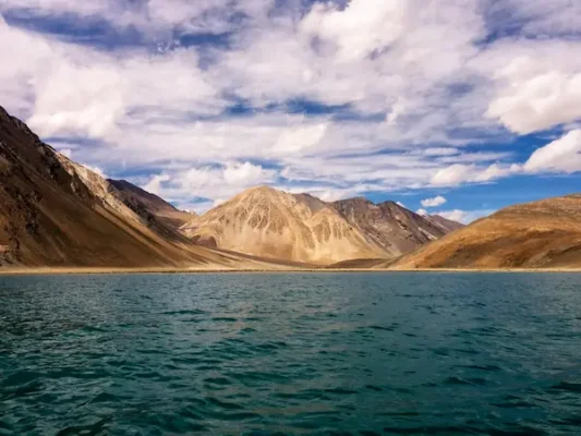 Chi phí Tour Ladakh Ấn Độ 2025: Lộ trình – Vé máy bay – Lưu trú – Visa