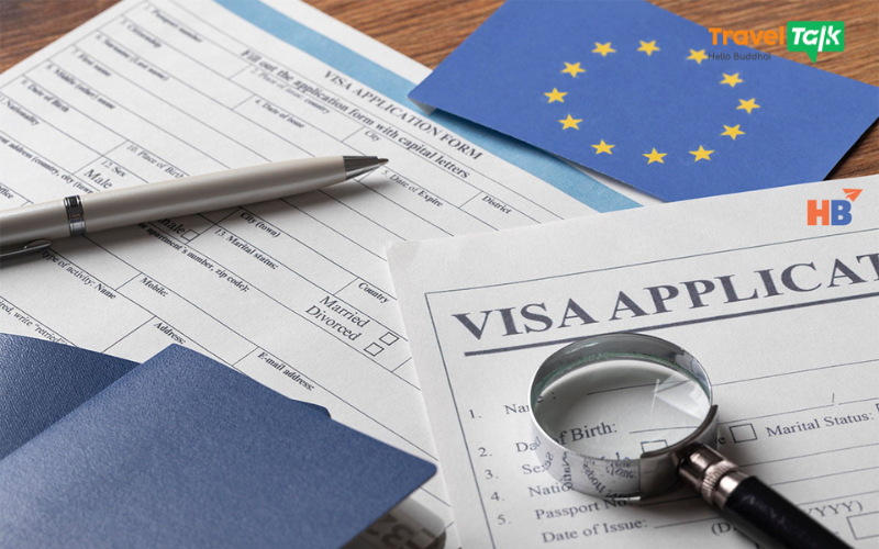 Cần chuẩn bị các giấy tờ hồ sơ gồm hộ chiếu, vé máy bay, mẫu cam kết,... khi xin visa Ấn Độ