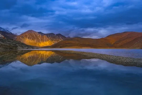 Giới thiệu về Hồ Pangong – biểu tượng của Ladakh Ấn Độ