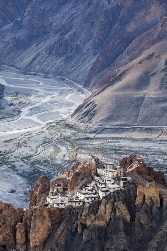 Tour Ladakh Ấn Độ cao cấp: Trải nghiệm khách sạn view Himalaya
