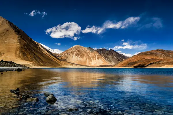 Vẻ đẹp kỳ ảo của Hồ Pangong Ladakh