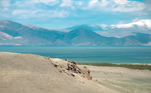 Vì sao Hồ Pangong là điểm đến mơ ước của dân phượt?