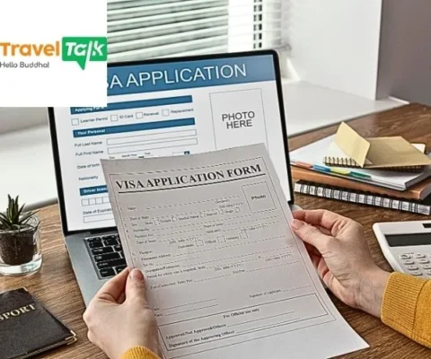 TravelTalk hỗ trợ khách hàng điền tờ khai online, in ra và ký xác nhận