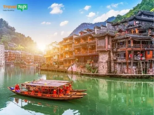 Du lịch Trung Quốc Phượng Hoàng Cổ Trấn