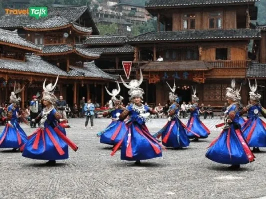 Du lịch Trung Quốc Phượng Hoàng Cổ Trấn