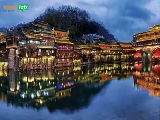 Du lịch Trung Quốc Phượng Hoàng Cổ Trấn