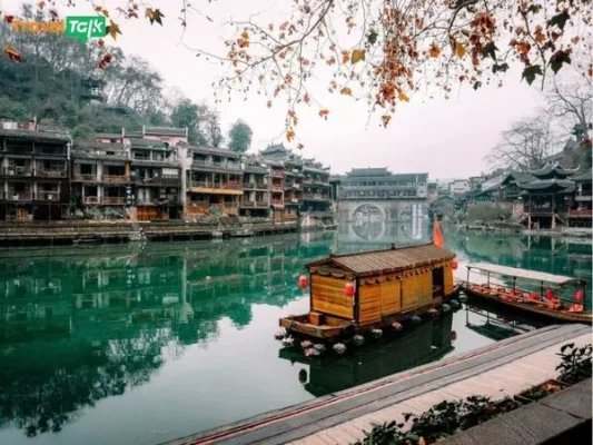 Du lịch Trung Quốc Phượng Hoàng Cổ Trấn