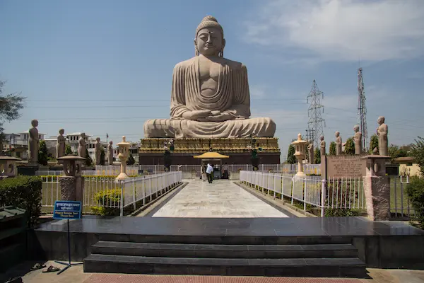 Bodh Gaya (Ấn Độ): Hướng dẫn đi tháp Đại Giác, cây Bồ Đề & lễ tụng