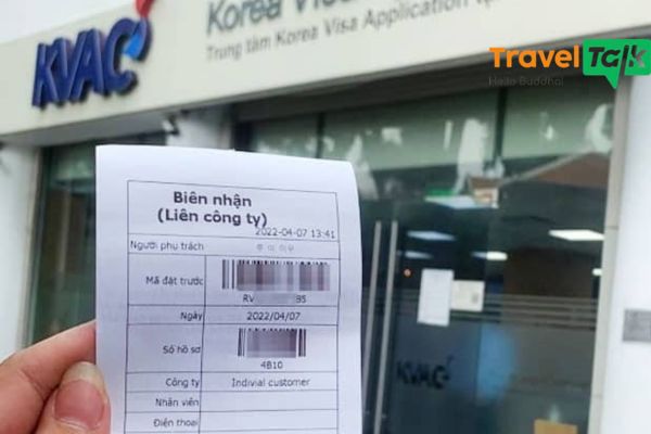 Nộp hồ sơ xin visa