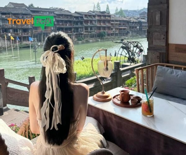 Đầm yếm hở lưng