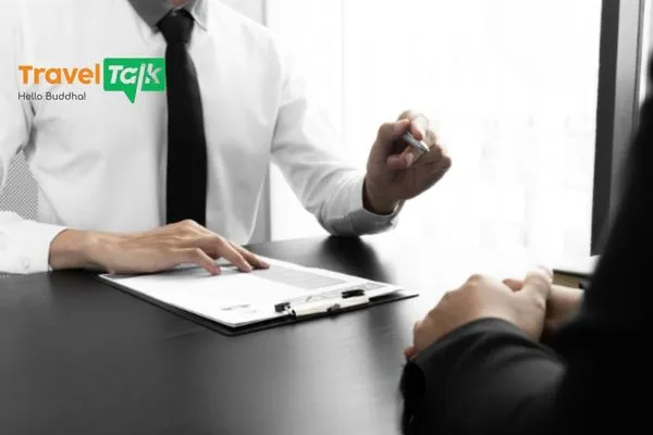 Thái độ phỏng vấn hoặc thông tin không nhất quán