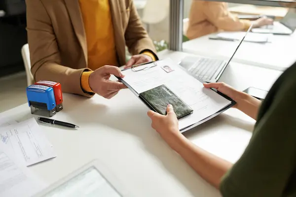 Dịch Vụ Xin Visa Trung Quốc Cho Nhân Viên Văn Phòng Uy Tín, Tỷ Lệ Đậu Cao