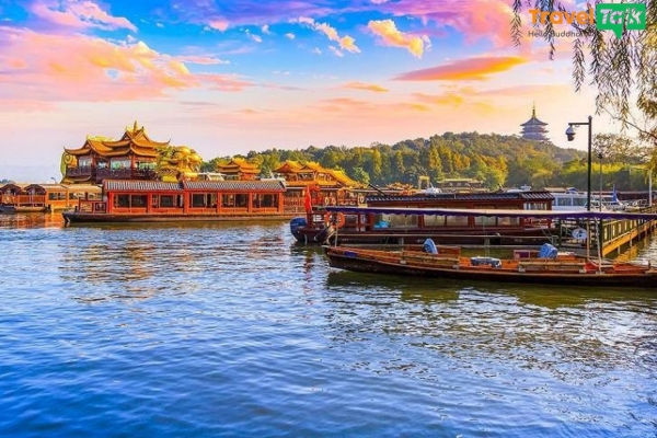 Khám phá sông núi Trung Quốc vào hè