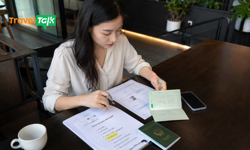 Visa Hàn cần sổ tiết kiệm không? Những trường hợp được miễn chứng minh 5 Sổ tiết kiệm cần có khi làm Visa Hàn